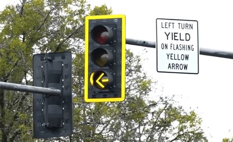 Do You Know What To Do At A Flashing Yellow Arrow The Georgia Sun