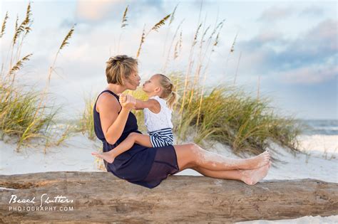 Mommy And Daughter At The Beach Beach Photography Beach Vacation Couple Photos
