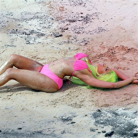 Nicki Shooting The Video For Starships On A Beach In Hawaii March 14th 2012 Nickiminaj