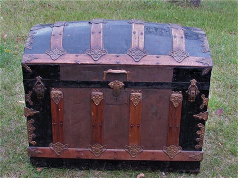 34 Victorian Ornate Barrel Top Trunk Collectors Weekly