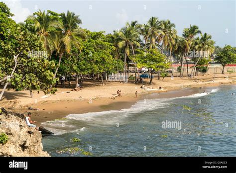 stadtstrand playa montesinos hauptstadt santo domingo dominikanische republik karibik