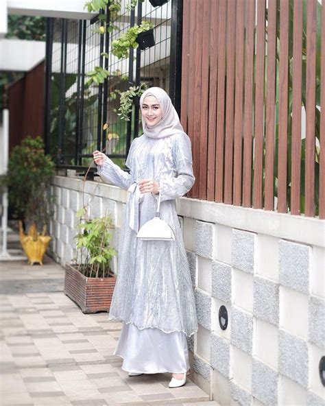 5 Model Kebaya Hijab Kekinian Yang Mewah Untuk Dipakai Kondangan Elegan Dan Anggun Halaman 2