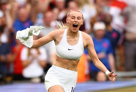 Englands Chloe Kelly Goes Full Brandi Chastain Rips Off Jersey After