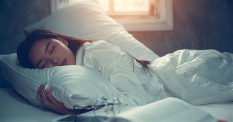 Most people wake up once or twice during the night. 11 Foods that Help you Sleep all Night Long - Goodnet
