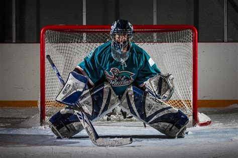 How To Take A Dramatic Hockey Portrait Photo Frank Myrland Photography