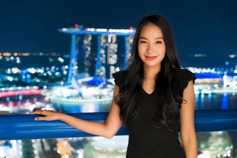 Beautiful Asian Women Smile And Happy With Singapore City View 2830105