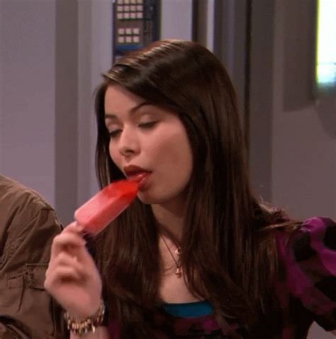 Miranda Cosgrove Popsicle ´s Icarly Hot Celebrity