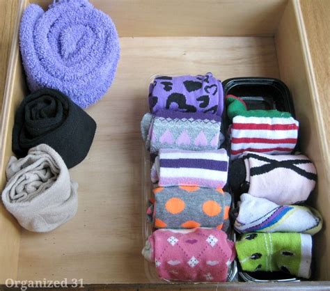 With a bit of time investment and using items in your home, you can create compartmentalized sock drawer options. Organize Socks with a Repurposed Sandwich Box | Sock organization, Bedroom organization diy, Diy ...