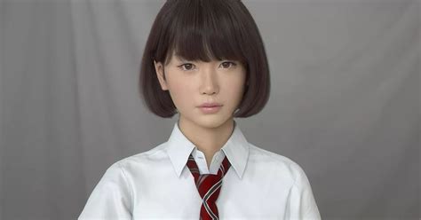 Theres Something Strange About This Japanese Schoolgirl Can You Spot What It Is Irish