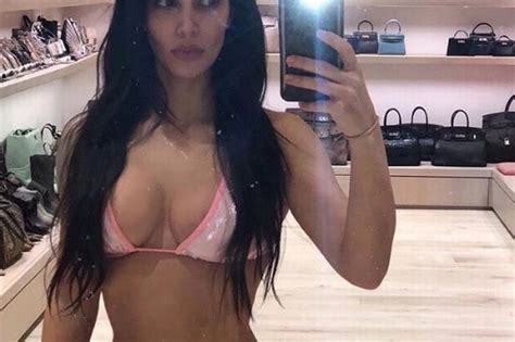Kim Kardashian Strips Down To Pink Bikini And Reveals Kg Weight Loss In Full Mirror Online