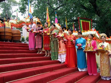 Đây là khoảng thời gian để người việt có thể tưởng nhớ và biết ơn công lao dựng nước và giữ giỗ tổ hùng vương được tổ chức vào ngày 10/3 âm lịch hằng năm. VÕ-TRẬN ĐẠI-VIỆT - TRADITION - Commémoration_Cultes aux ...