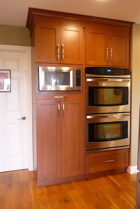 Read through customer reviews, check out their past projects and then request a quote from the best cabinetry and cabinet makers near you. Pin by Design Center East on DCE Kitchens | Wall oven ...