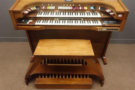 Thomas Celebrity Electric Organ Mahogany Body W138cm H110cm D72cm