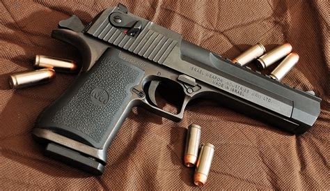 Is the popular choice when it comes to the desert eagle, don't forget that it can also be chambered in.357 magnum and.44 magnum. Defence Horizon: DESERT EAGLE 50. cal(pistol)