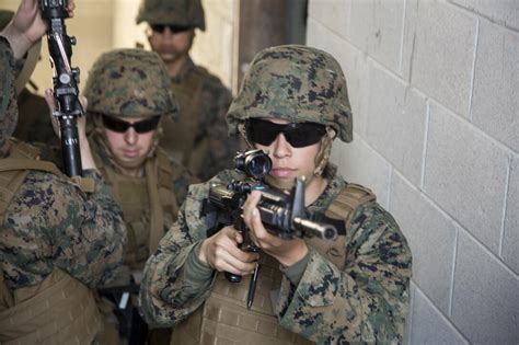 Nd Meu Female Engagement Team Learns Urban Operations