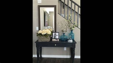 Porque con poco dinero se puede hacer un cambio total y dejarlo muy atractivo para que augmente su demanda y en consecuencia su. Como decorar un recibidor - Ideas para decorar la entrada ...