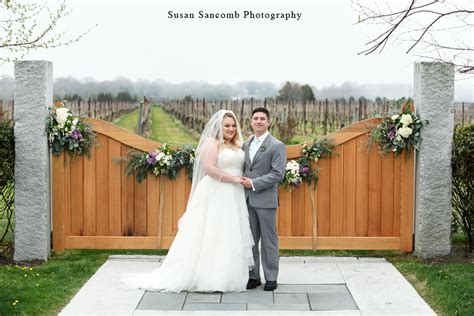 Rob And Shaynnas Salt Water Farm Vineyard Wedding Stonington