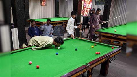 Born Without Arms Pakistani Snooker Player Muhammad Ikram Masters The