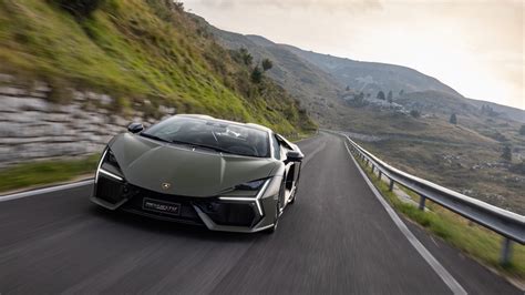 El Lamborghini Revuelto Hace Su Primera Aparición