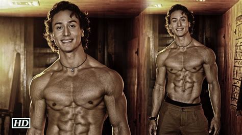 HOTNESS QUOTIENT Tiger Shroff Goes Shirtless YouTube