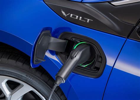 2016 Chevrolet Volt Makes Debut 80 Km Ev Range