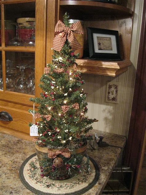 Maybe you would like to learn more about one of these? Primitive Country Treasures | Primitive christmas tree ...