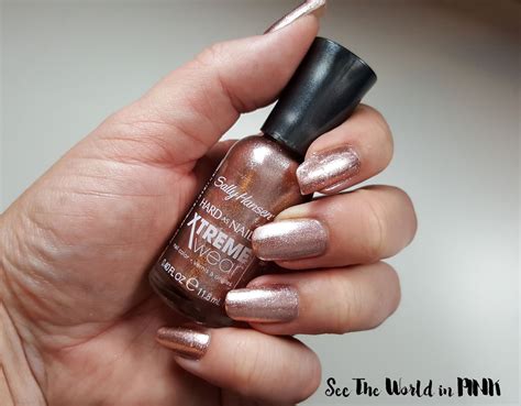 Manicure Tuesday Sally Hansen Xtreme Wear Golden I See The World