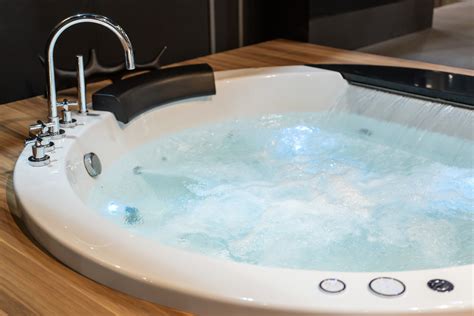 Technical Differences Between Slc Spas Hot Tubs And Jacuzzis Dolphin Pools