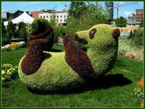 20 Intricate And Beautiful Topiary Sculptures