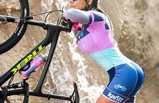 cyclist biking cyclists biker ciclistas ciclista ciclismo lycra makita akku baustellenradio femenino