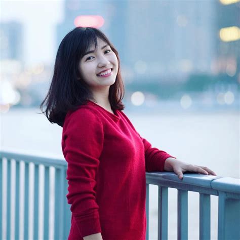 You might know it as the life sustaining bubble that surrounds us, but thuy knows it as the incredible emotion that the right light, location and situation can evoke when captured by a lens. Thụy Vy - vợ 9X của Tiến Đạt trong mắt gia đình nhà chồng
