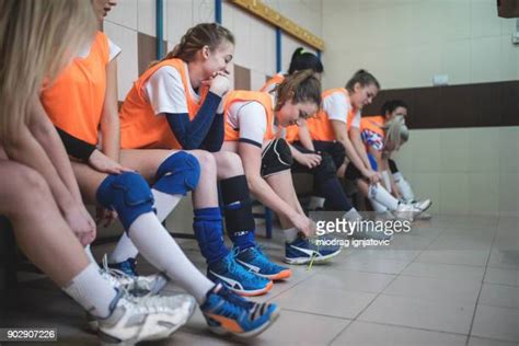 Vestiaire Fille Photos Et Images De Collection Getty Images