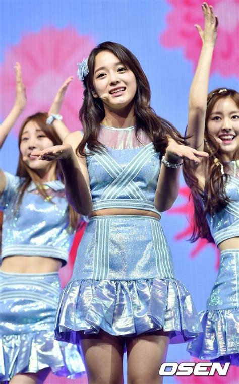 Netizens Claim That Shes The Most Beautiful New Generation Idol
