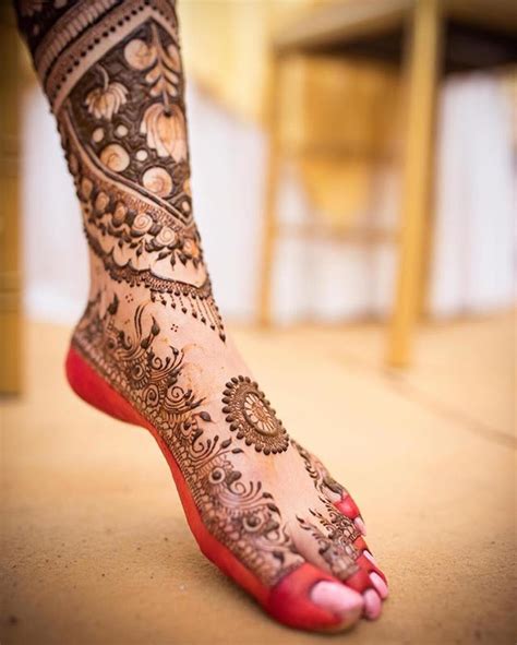 Trendy Bridal Henna Designs For Your Wedding Day Mehndi Designs