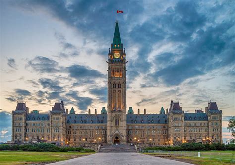 7 Monuments Incontournables Au Canada Lebaladin