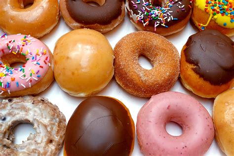 National Donut Day 2021 Deals Get Free Donuts At Krispy Kreme Dunkin