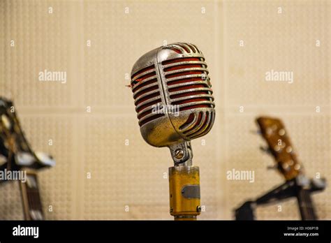 Vintage Micrófonos Originales Utilizados Por Elvis Presley Y Johnny