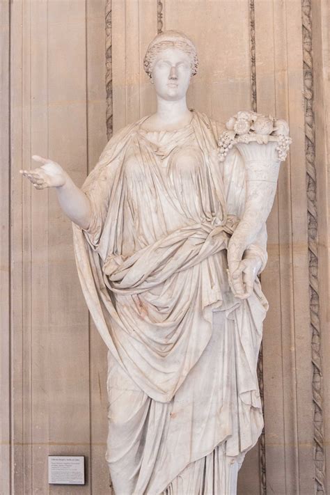 Le Louvre Statue Féminine Statues Musée Du Louvre 1er