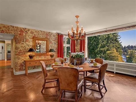 My family and i live in a two bedroom apartment on the seventh floor. 28 Sleek English Country Dining Room Design Ideas