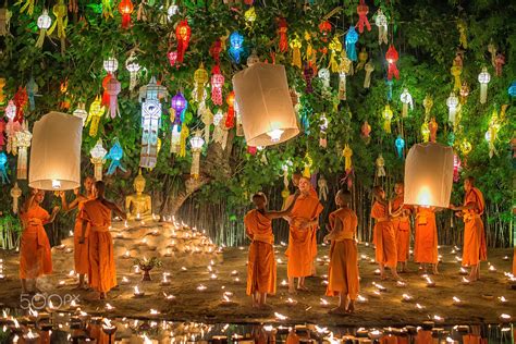 Yee Peng Sky Lantern Festival And Loi Krathong In Chiang Mai Sky