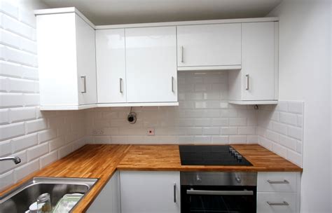 These magical high gloss panels have a tile size of 150(w) x 75(h)mm, and are ideal for kitchen walls and bathroom tiling. 25 Best Kitchen Backsplash Ideas - Tile Designs for ...