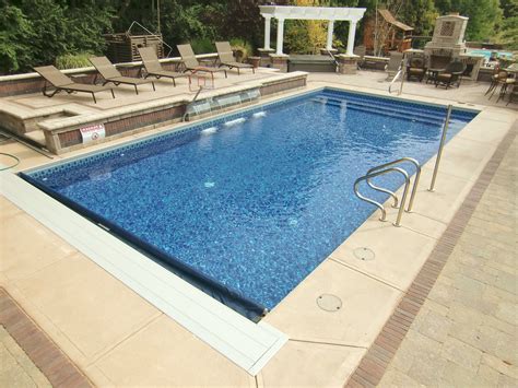 6 Inch Radius Rectangle Pool With Vinyl Over Steps Under Coping