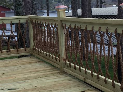 The house was designed for the architect's sister, located in los angeles. Rustic rope deck railing #rustic #lake #deckrailing #rope ...
