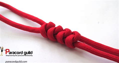 2 feet of color a and 2.5 feet of color b. 2 strand wall knot - Paracord guild