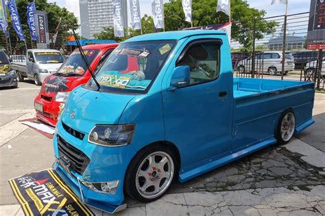 Foto Puluhan Mobil Daihatsu Modifikasi Hadir Di Iims Makassar