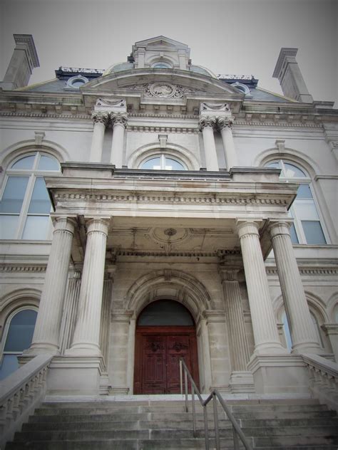 Nomadic Newfies: Vigo County Courthouse in Terre Haute