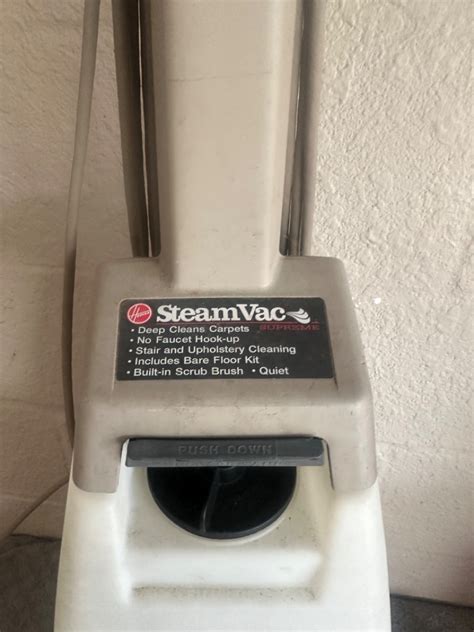 Lot 366 Hoover Steamvac Supreme Does Come On And Works Sizzlin