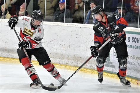 W Lfe Aus Dem Erzgebirge Reisen Als Spitzenreiter Der Eishockey