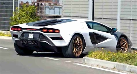 Listen To The 2022 Lamborghini Countach Lpi 800 4s V12 Howl Car Lab News