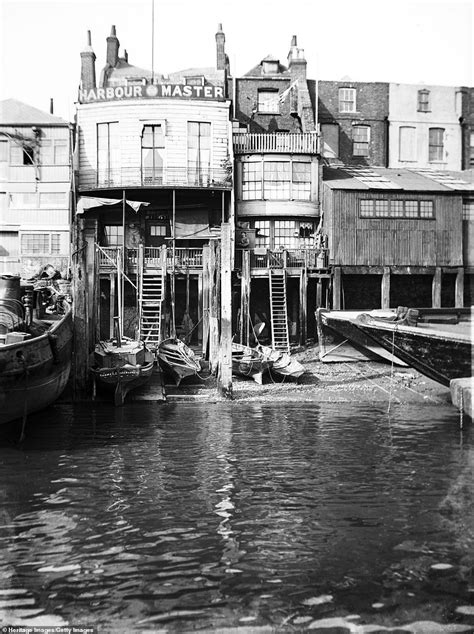 Photos Reveal How East London Docks Went From Slums Of Early 20th